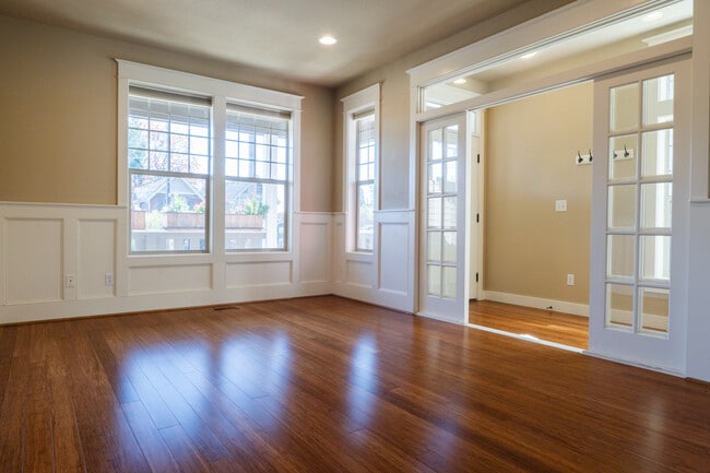 Den/Office - 7921 N Denver Avenue