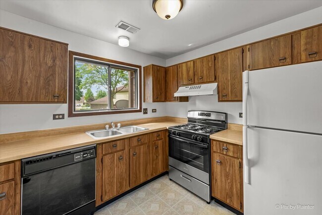 Foto del edificio - 877 E Carriage Ln