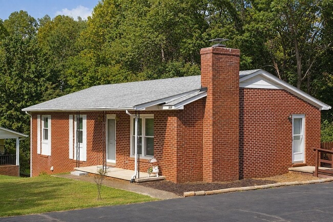 Building Photo - 930 Claudius Ct