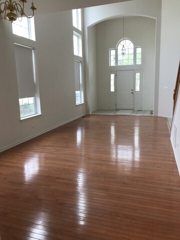 Building Photo - 6679 Majestic Way