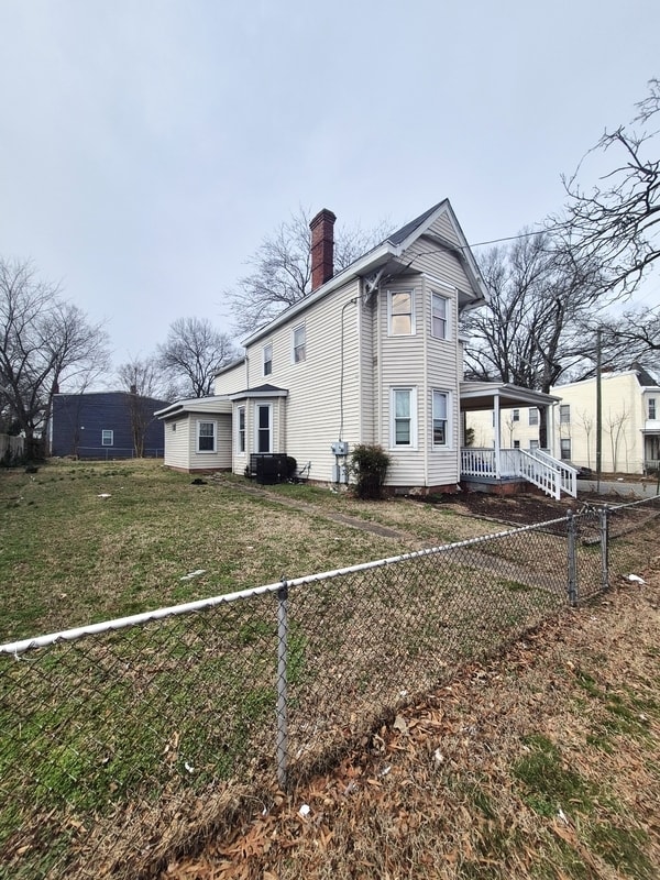 Building Photo - 1901 Fairmount Ave