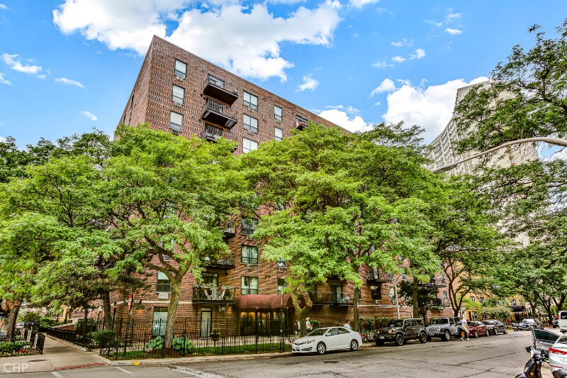 Foto principal - 3900 N Pine Grove Ave
