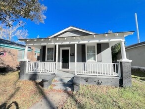 Building Photo - 704 E 32nd St