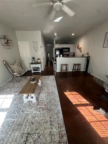 Foto del edificio - 215 Price Ln