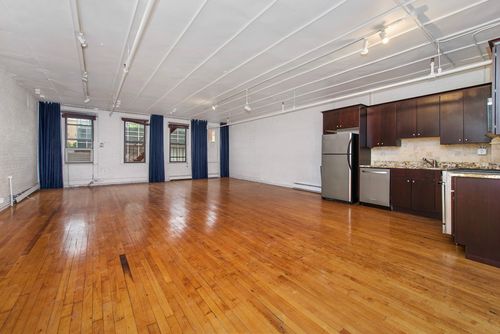 Primary Photo - 531 W 20th St