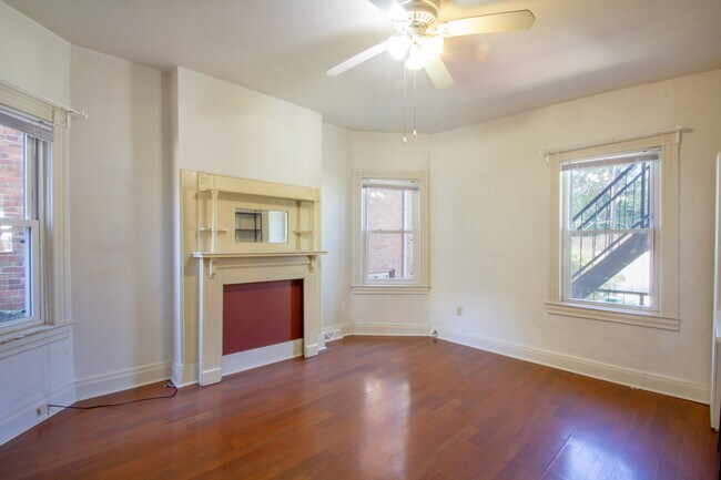 Building Photo - 523 Jeanette St