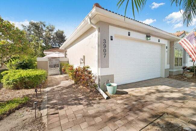 Foto del edificio - 3907 Recreation Ln