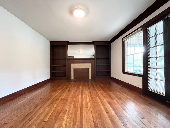 Foto del edificio - 2434 Overlook Rd