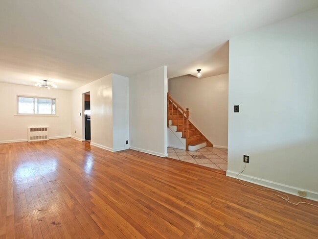 Building Photo - 3324 Hone Ave