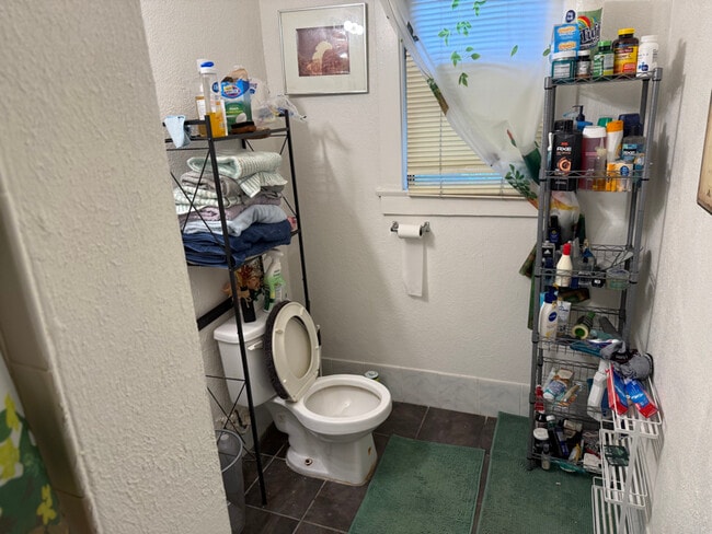 Foto del edificio - 393 N Euclid Ave