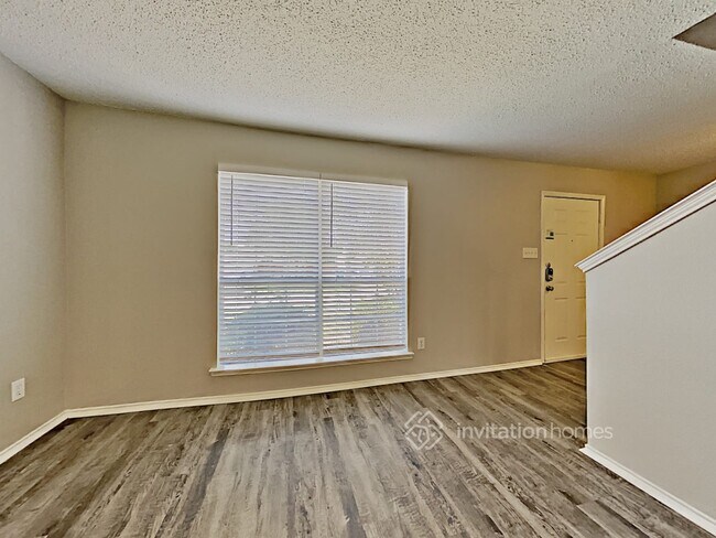 Building Photo - 808 Austin Ln
