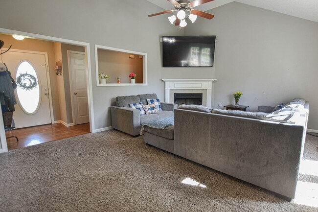 Foto del edificio - Pet Friendly Three Bedroom!