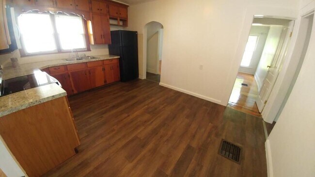 Foto del edificio - 408 N Main St