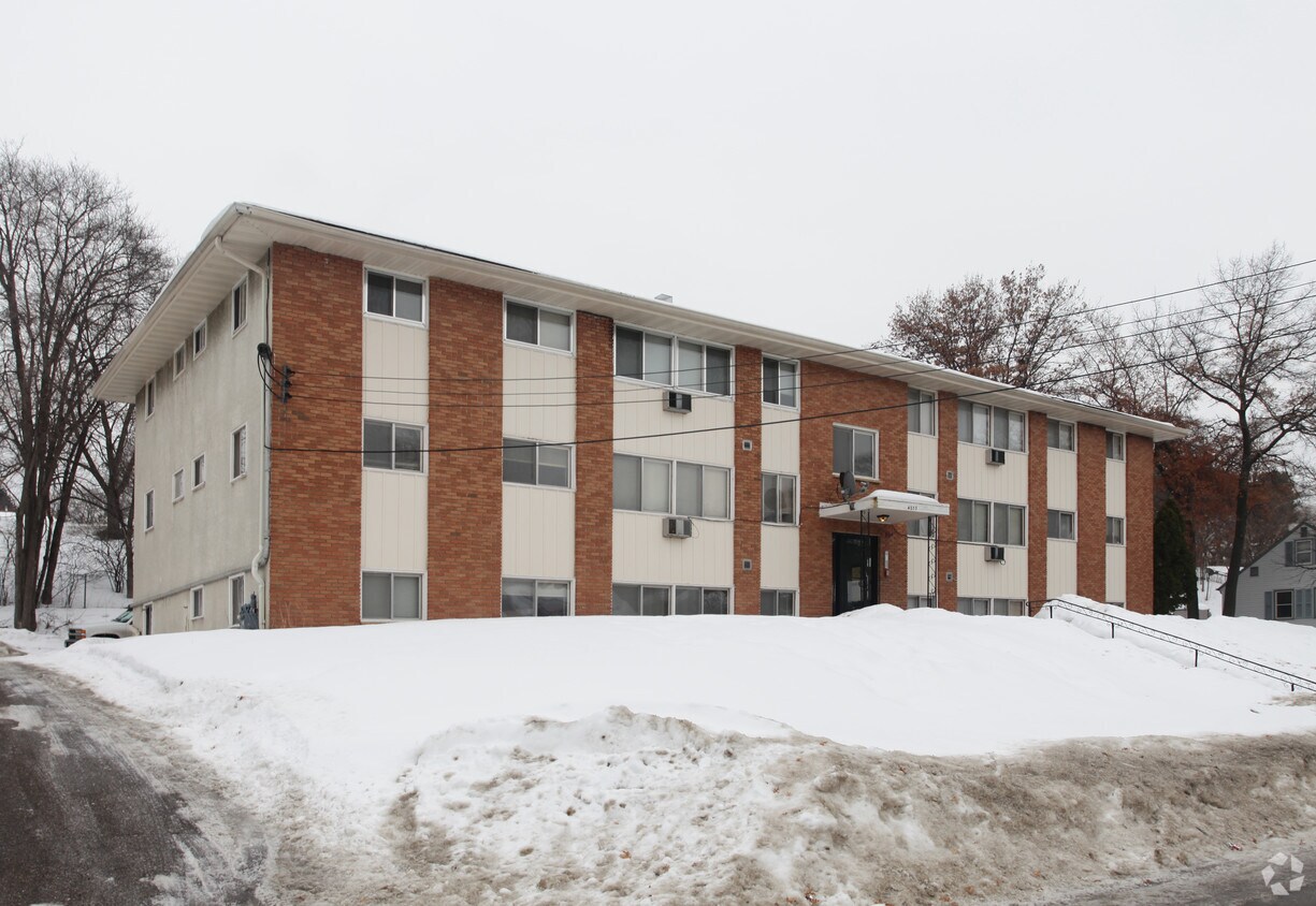 4233 3rd St NE, Columbia Heights, MN 55421 Apartments in Columbia