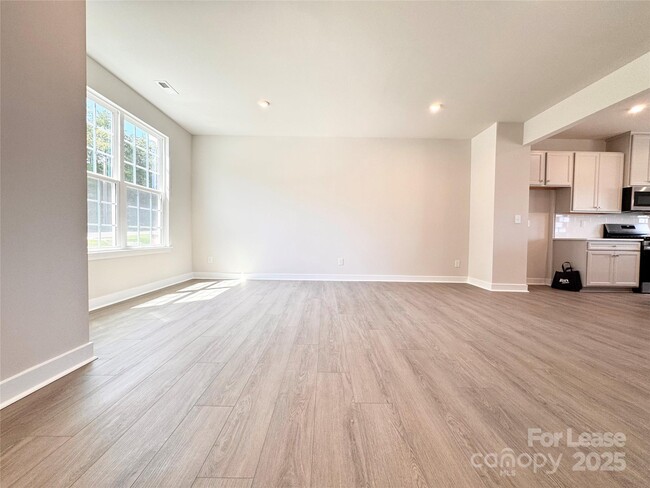 Foto del edificio - 7631 Griffins Gate Road Southwest