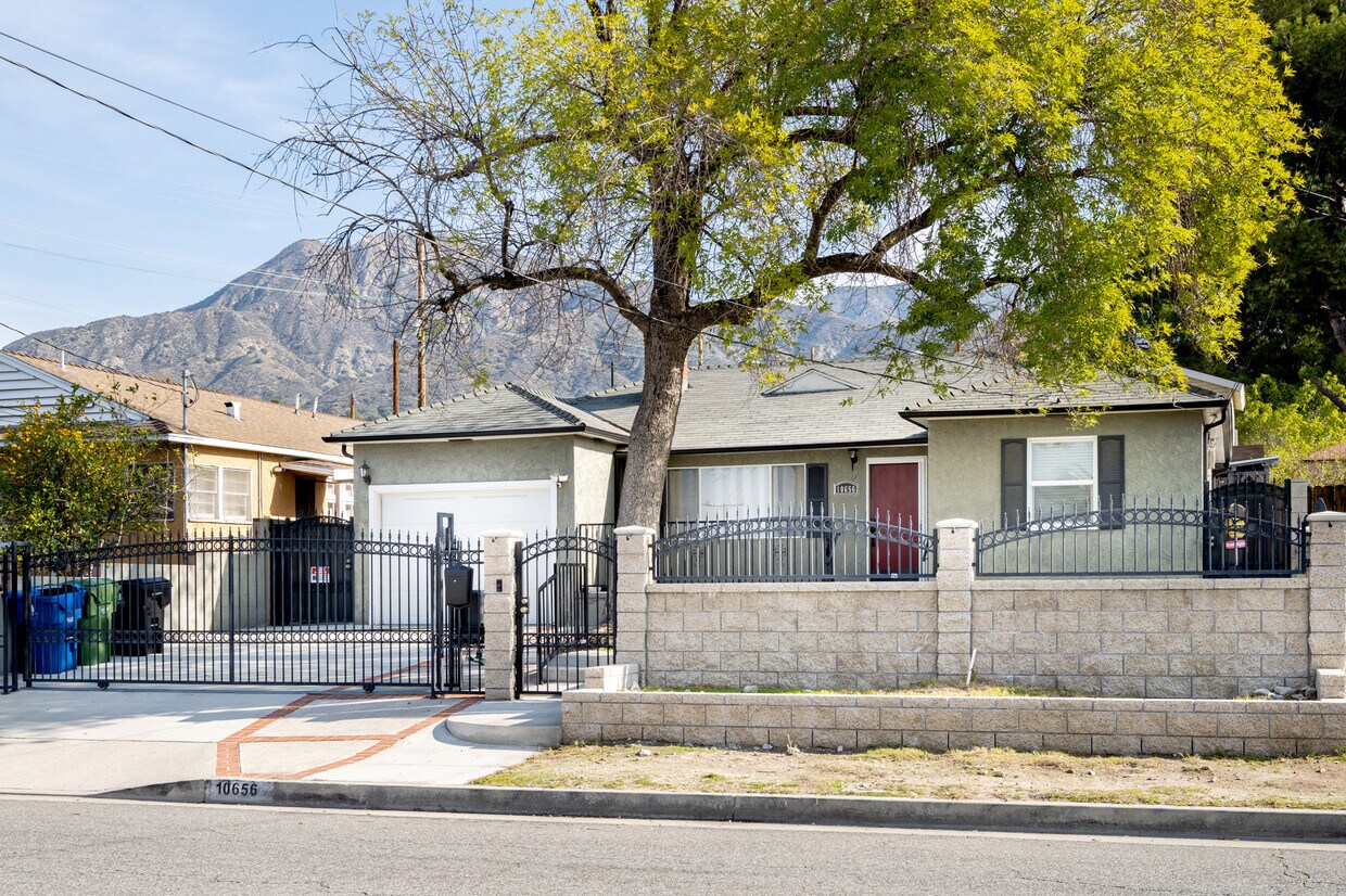 10656 Mount Gleason Ave, Tujunga, CA 91042 House Rental in Tujunga