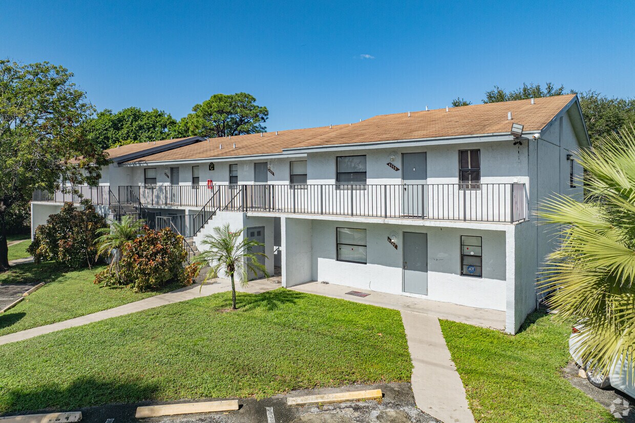 Foto principal - Lake Arjaro Apartments