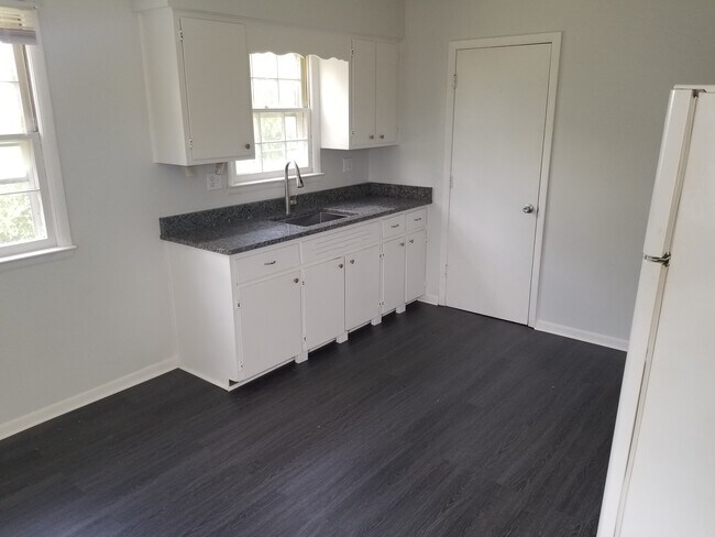 Kitchen - 1424 Archbold Ave NE