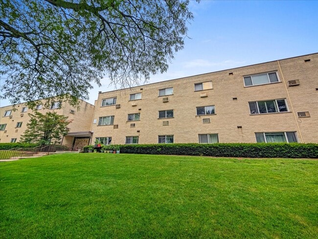 Building Photo - 600 McKinley Ave