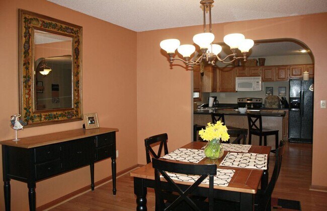 Foto del edificio - 3700 Falmouth Dr