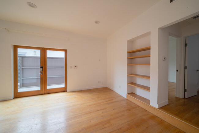 Building Photo - 545 Rose Ave