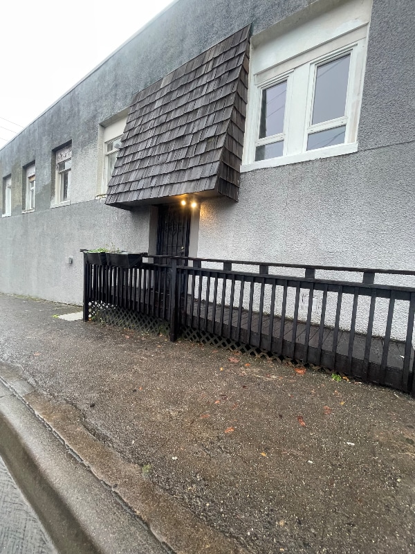 Building Photo - 103 Memorial Dr