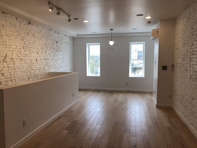 Building Photo - 5420 Pearl St