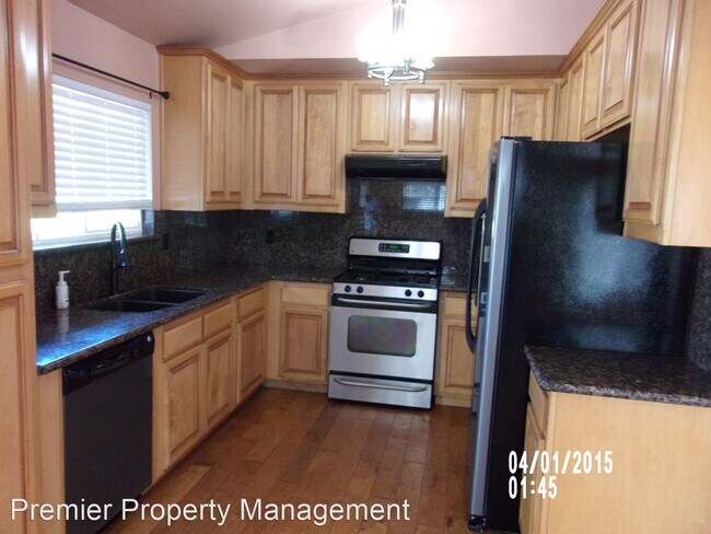 Foto del edificio - 3 br, 2 bath House - 919 W. Oak