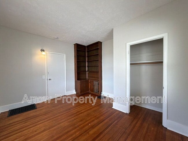 Foto del edificio - 2068 S 18th St