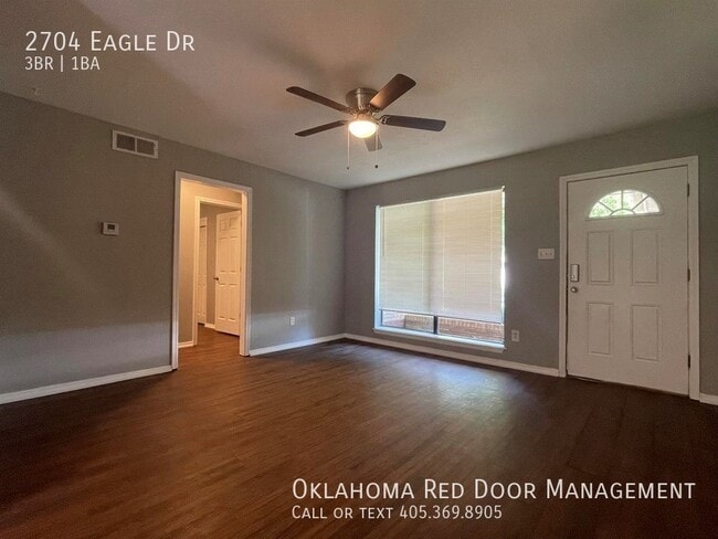 Building Photo - 2704 Eagle Dr