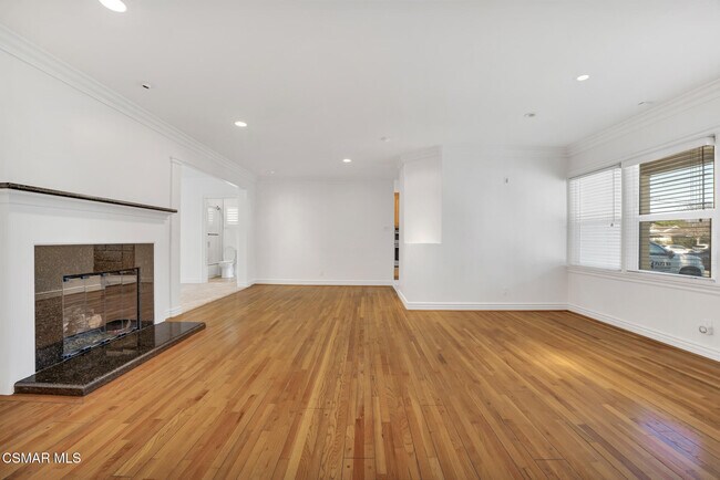 Foto del edificio - 6045 Sunnyslope Ave