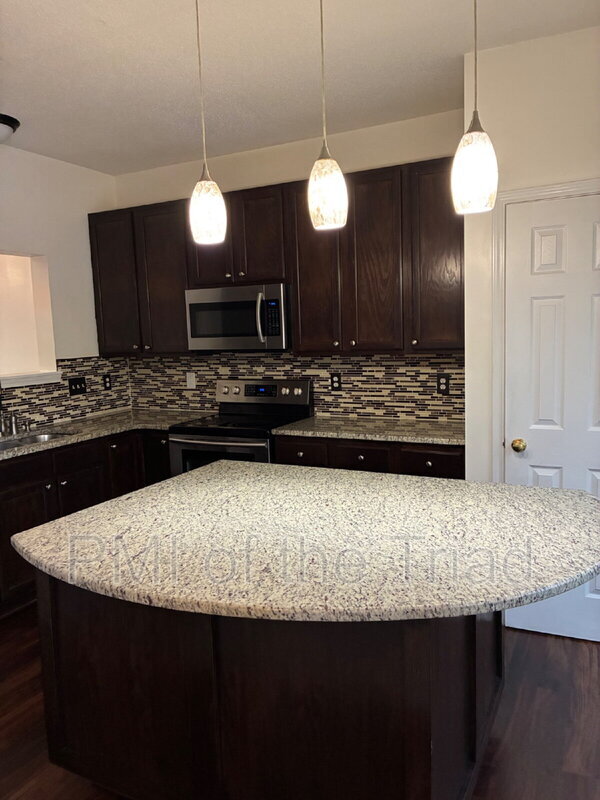 Foto del edificio - 3005 Windsor Creek Way