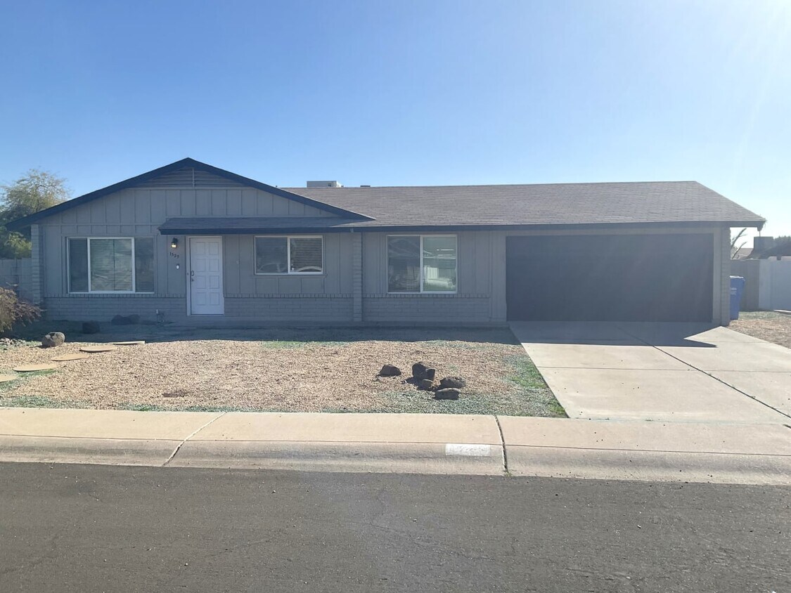 Foto principal - 1529 W Kerry Ln