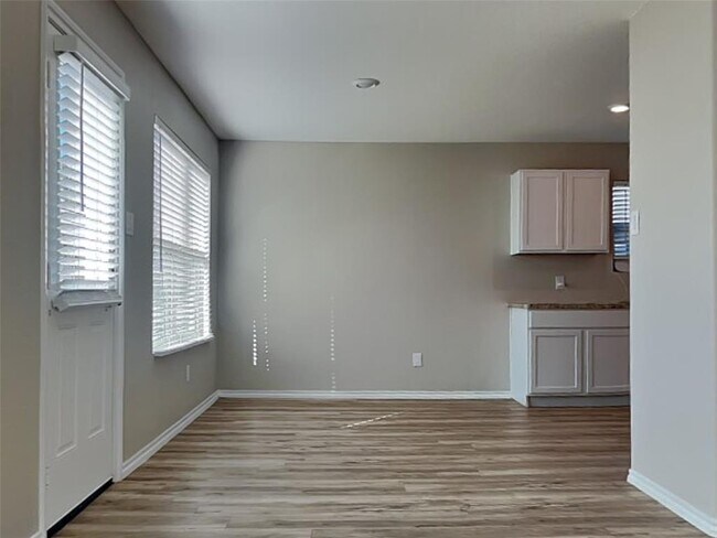 Building Photo - 21944 Juniper Crossing Dr