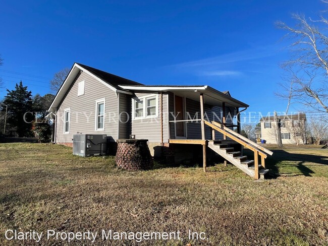 Building Photo - 2 br, 1 bath House - 1519 14th Street SE