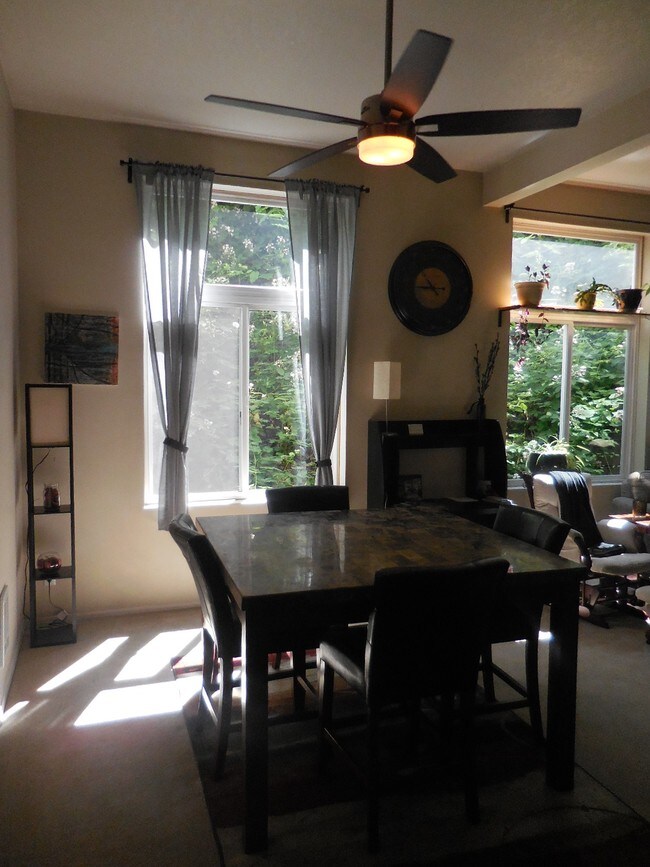 Foto del edificio - 1910 SW 18th Ave