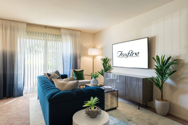 Sala de estar del apartamento - Foxfire Apartments