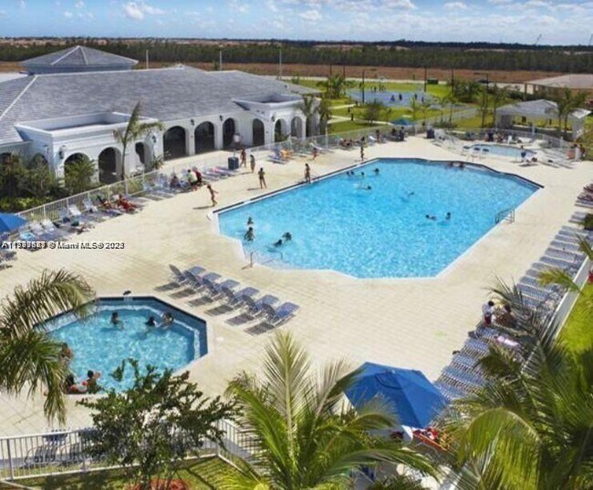 Foto del edificio - 11300 NW 74th Terrace