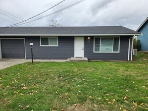 Building Photo - 2505-2511 Yew St