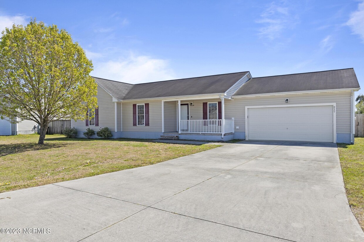 Primary Photo - 217 Bennett Ln