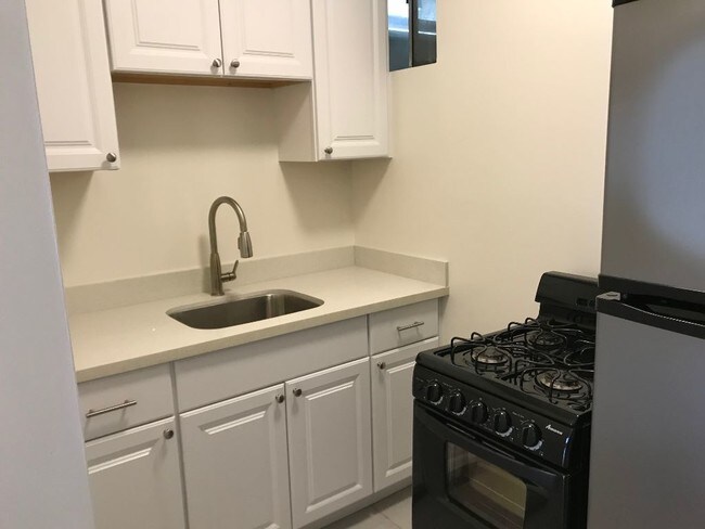 Foto del edificio - 8647 Keokuk Ave