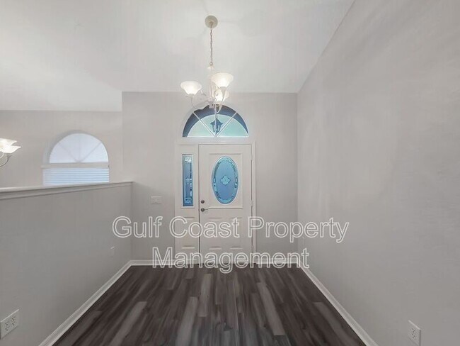 Building Photo - 5704 32nd St E