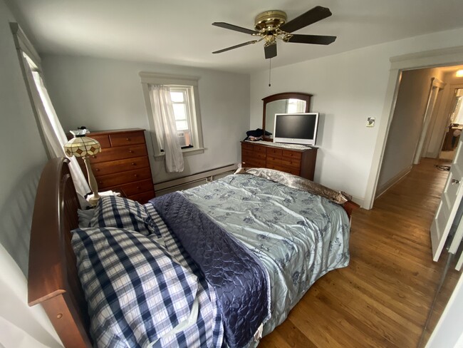 Bedroom 1 - 35 Berkley Rd