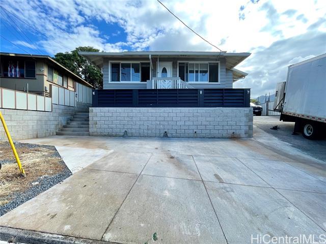 Building Photo - 1279 Manulani St