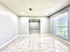 Building Photo - 9002 Sabastian Dr