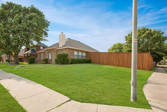Building Photo - 653 Spring Valley Rd