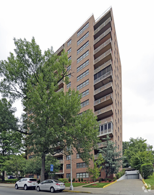 Building Photo - The Towers at Passaic Park