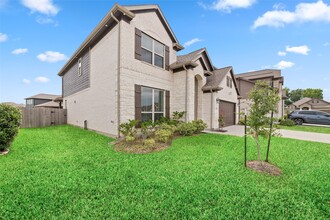 Building Photo - 18511 Grand Spanish Oak Ct