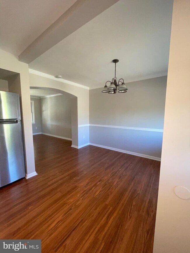 Building Photo - 403 Pembrooke Blvd