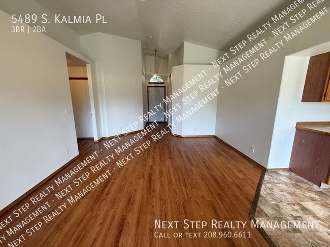 Building Photo - 5489 S Kalmia Pl